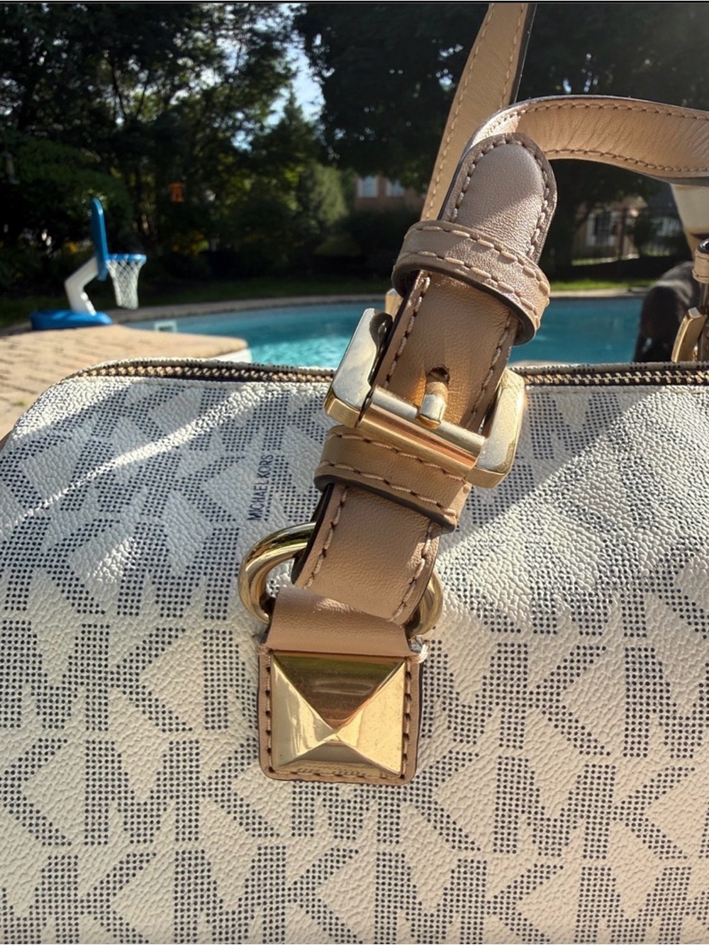 Michael Kors Signature MK Satchel in Beige and Gold - Picture 3 of 11